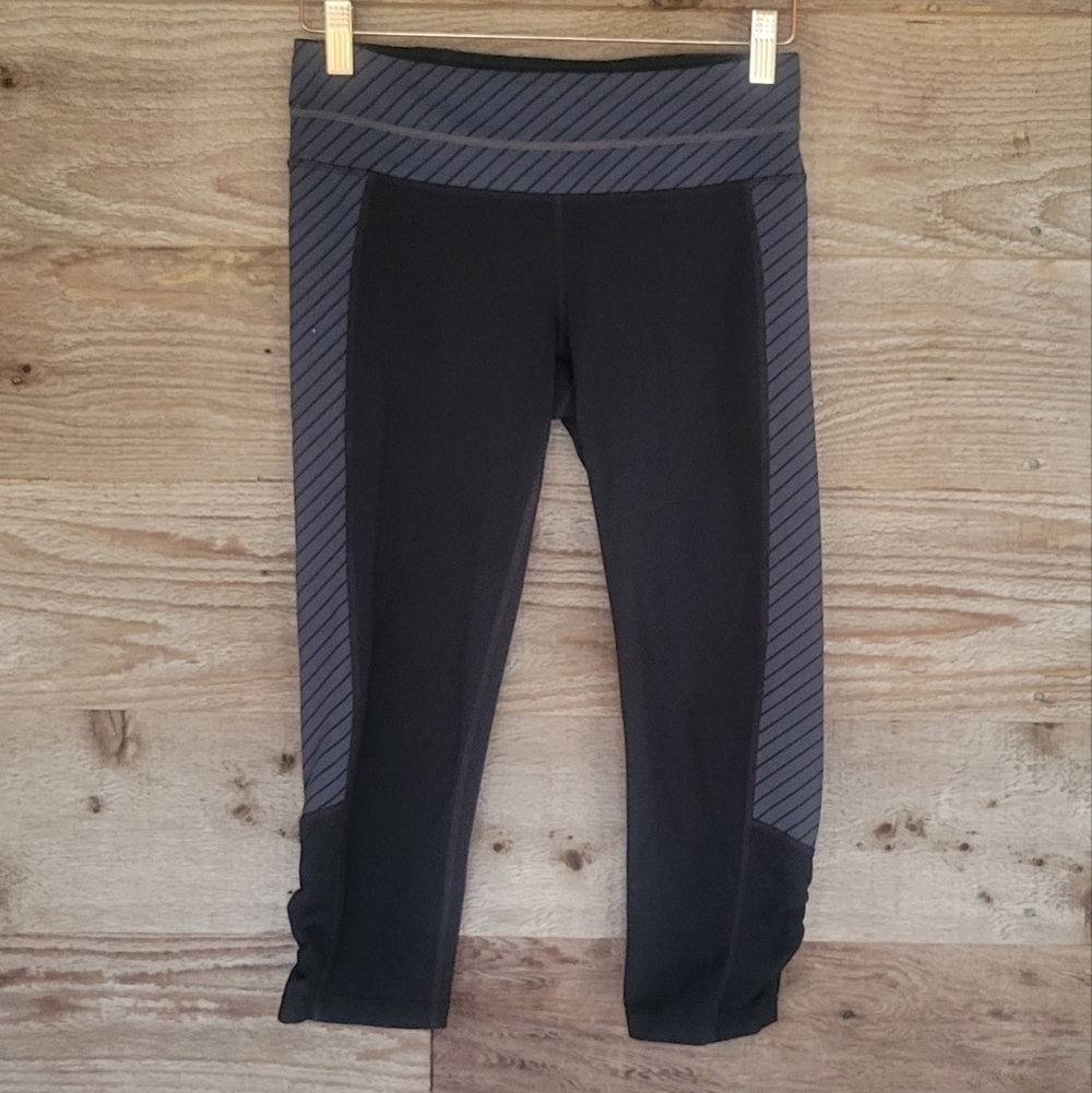 Athleta Womens Small Black Balance Capri Leggings Black with Gray and Black Trim